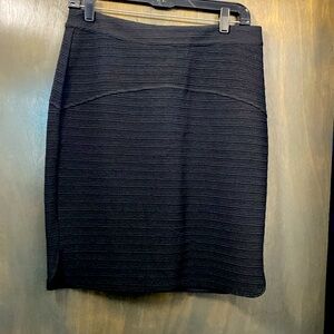 Kenzie knee length skirt. Size small.